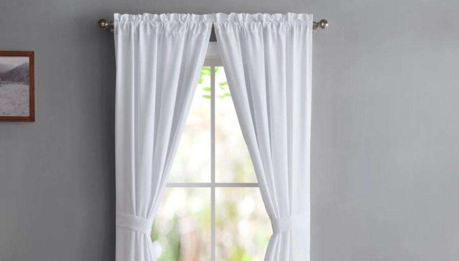 Scratch proof curtains
