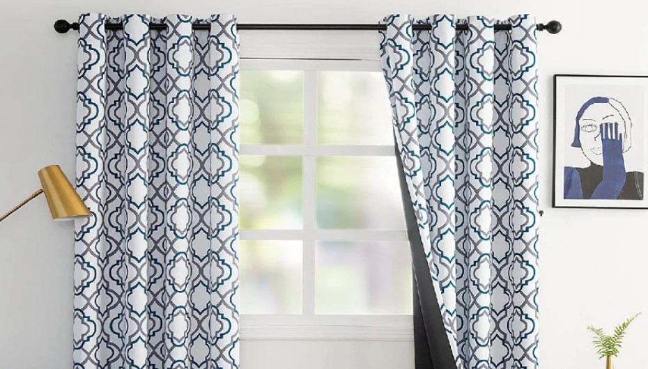 Scratch proof curtains