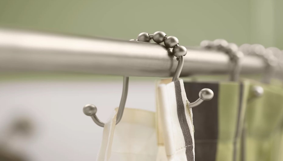 Important Considerations For Choosing Curtain Hooks