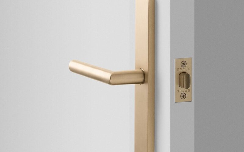 How to Paint Gold Door Handles