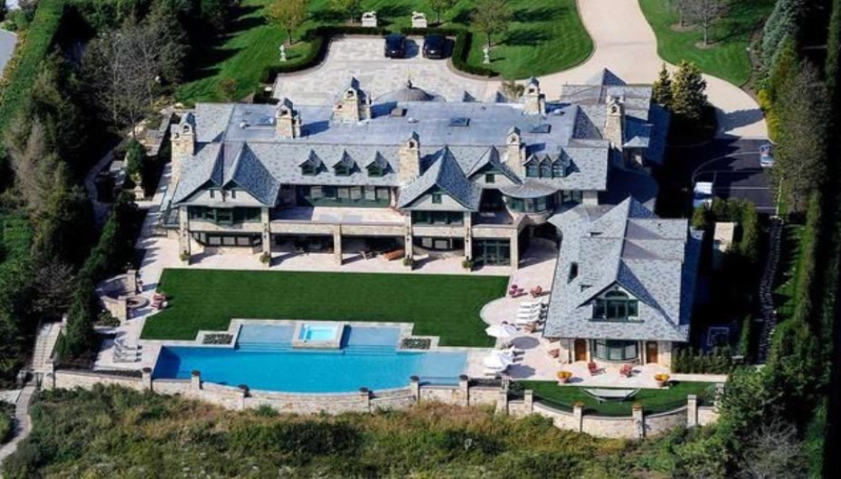 Howard Stern House in Southampton