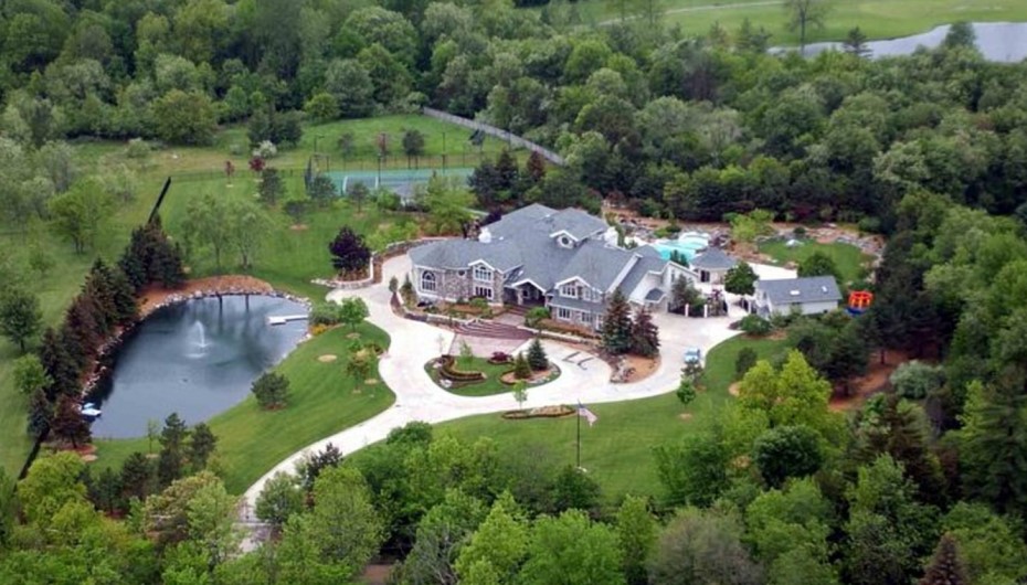 Architecture and Design of eminem home