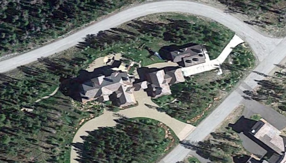 Bill Gates House in Yellow Stone, Montana