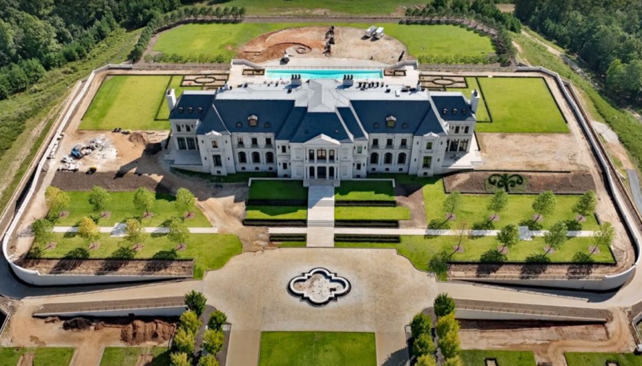 Architectural Features of Tyler Perry House