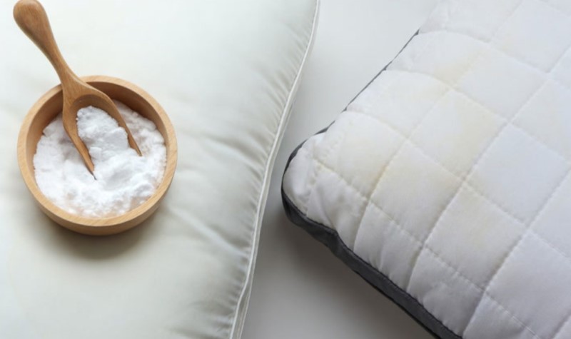 How To Remove Oil Stains On Outdoor Cushions With Baking Soda