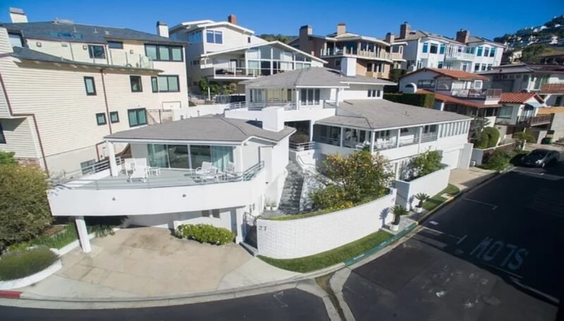 Warren Buffet House Address - Look Inside Billionaire’s Home