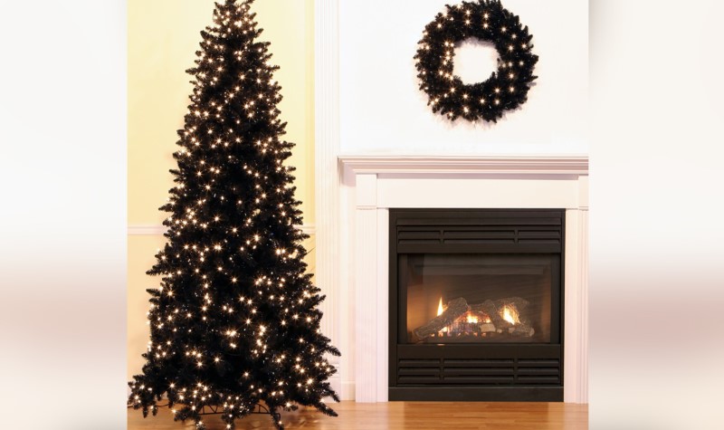 Black and White Christmas Tree Decoration Ideas