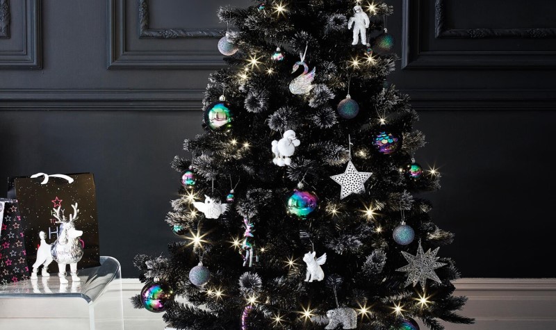 Black and White Christmas Tree Decoration Ideas