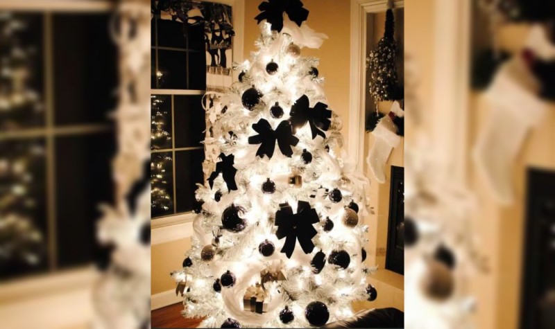 Black and White Christmas Tree Idea