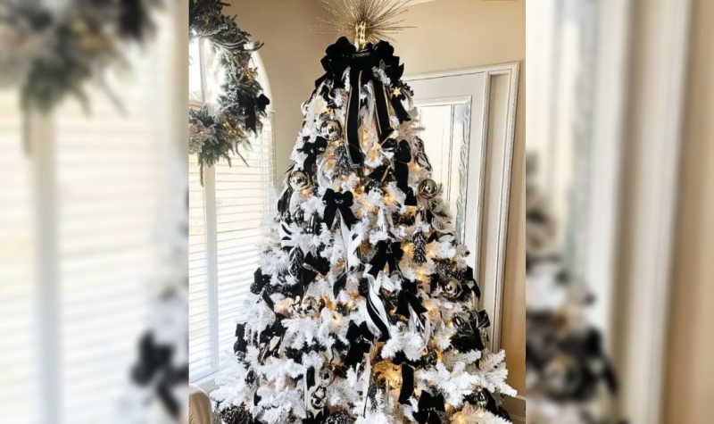 Black and White Christmas Tree Idea