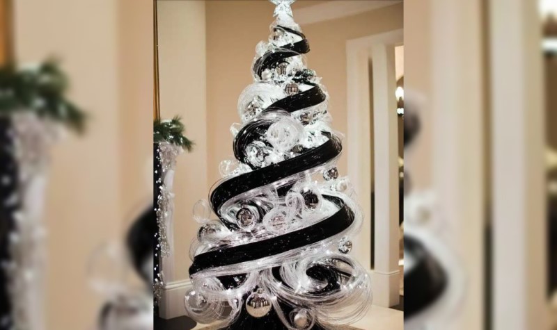 Black and White Christmas Tree Idea