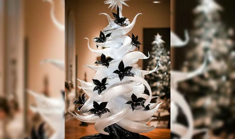 Black and White Christmas Tree Idea