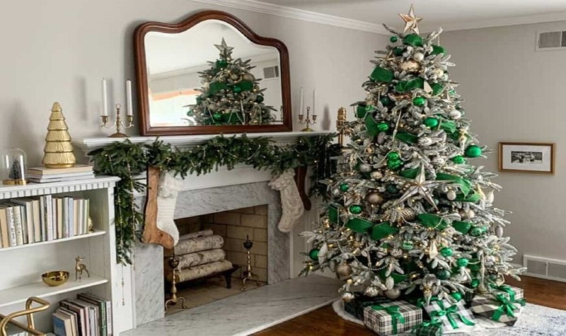 Green Christmas Tree decor