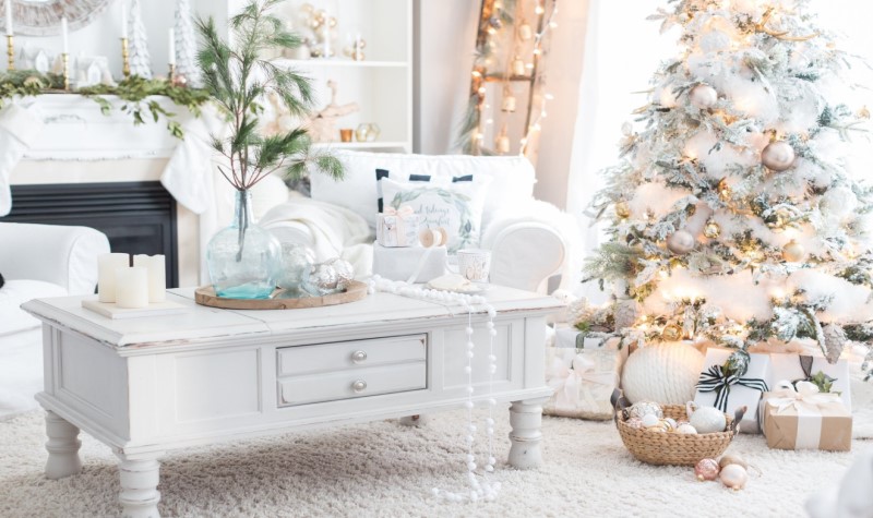 White And Silver Christmas Tree Decorations