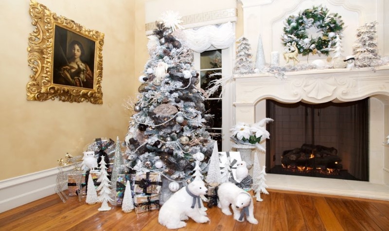 White and Silver Christmas Tree Decorations ideas