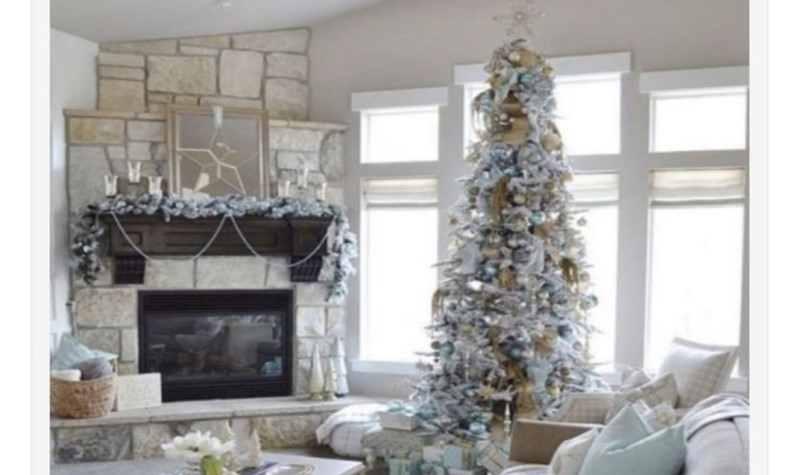 White and silver Christmas Tree decorations idea