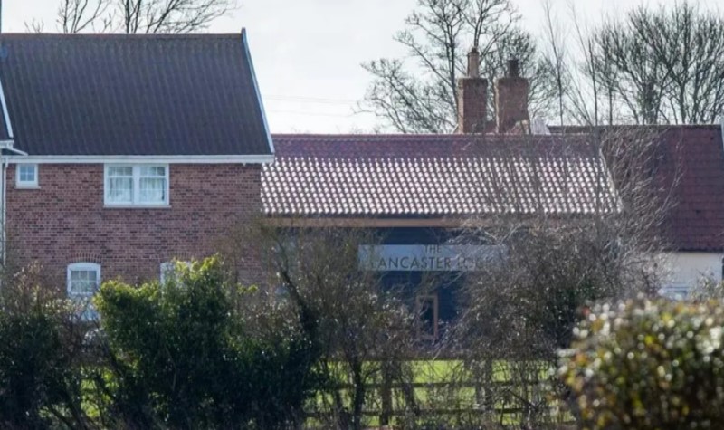 Lancaster Lock, The Pub inside Ed Sheeran property