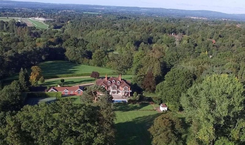 Tom Cruise House In England