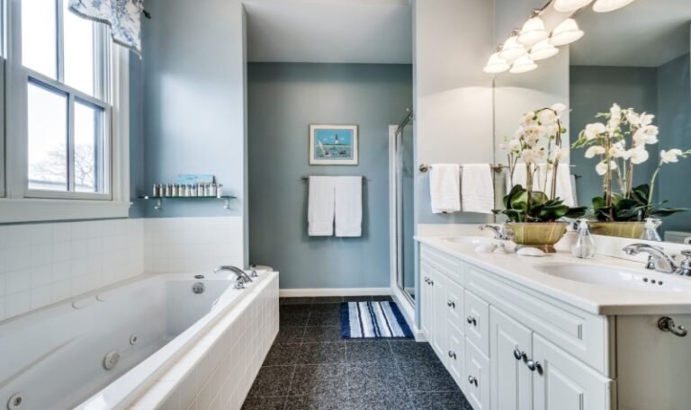 Preppy Bathroom Ideas: Chic, Stylish & Functional Decor