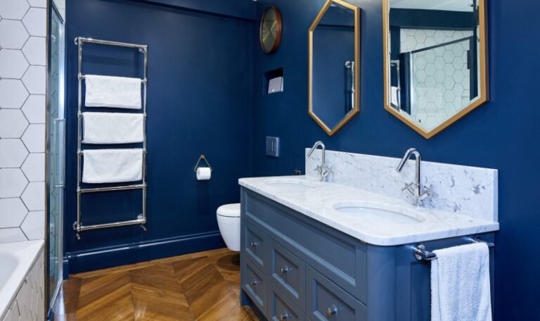 Sleek Modern Navy Blue Bathroom Ideas for Stylish Spaces