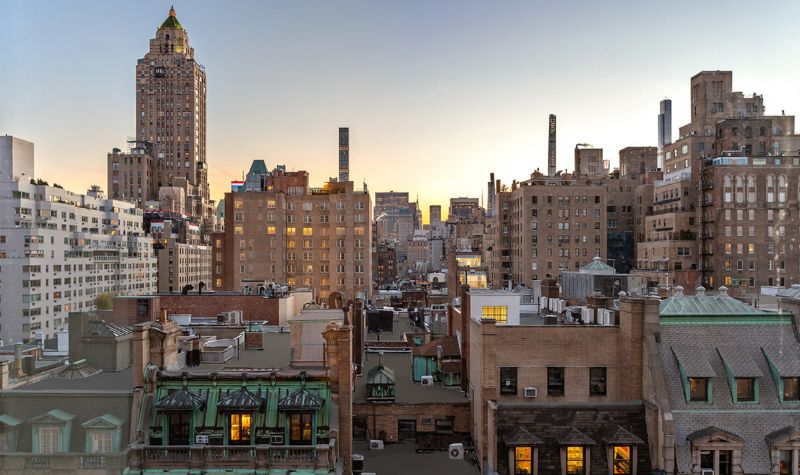 Impressive Amenities Inside Larry Fink Home In Manhattan