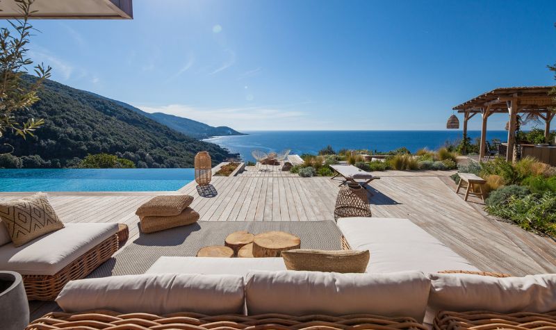 Why You Should Choose Luxury Villas Italy Le Collectionist?